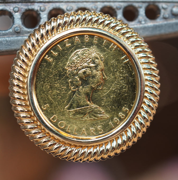 1/10oz メープルコイン 華やかなピアス