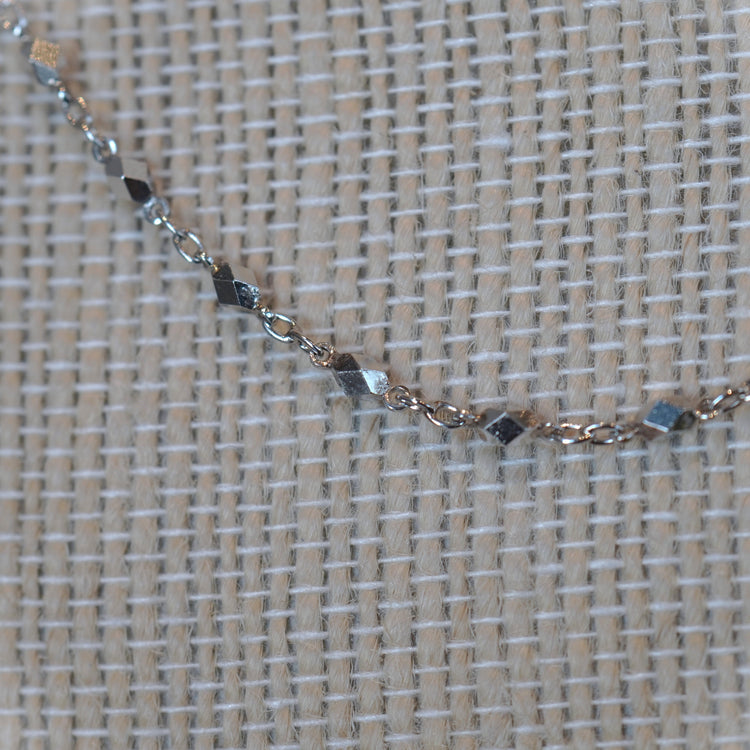 カットボールが美しい プラチナネックレス