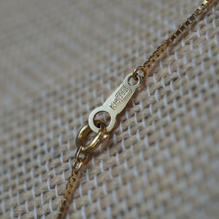 華奢で繊細な輝きの ベネチアンチェーン