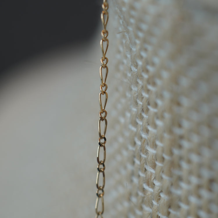AGATHA 華奢な ロングネックレス