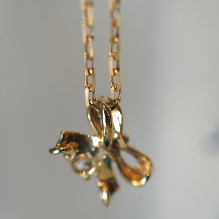 小さなリボントップが可愛らしい ネックレス