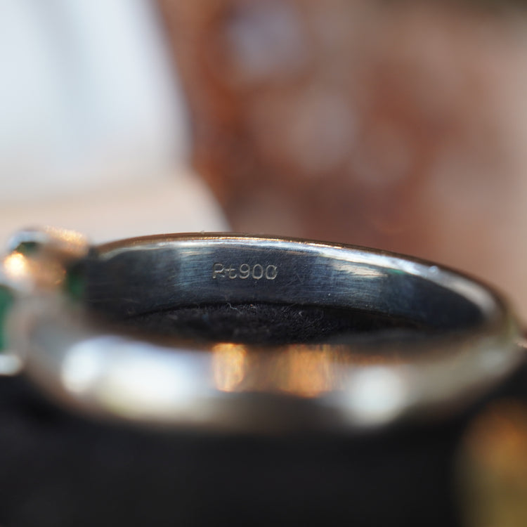 横留のエメラルド レトロなヴィンテージリング