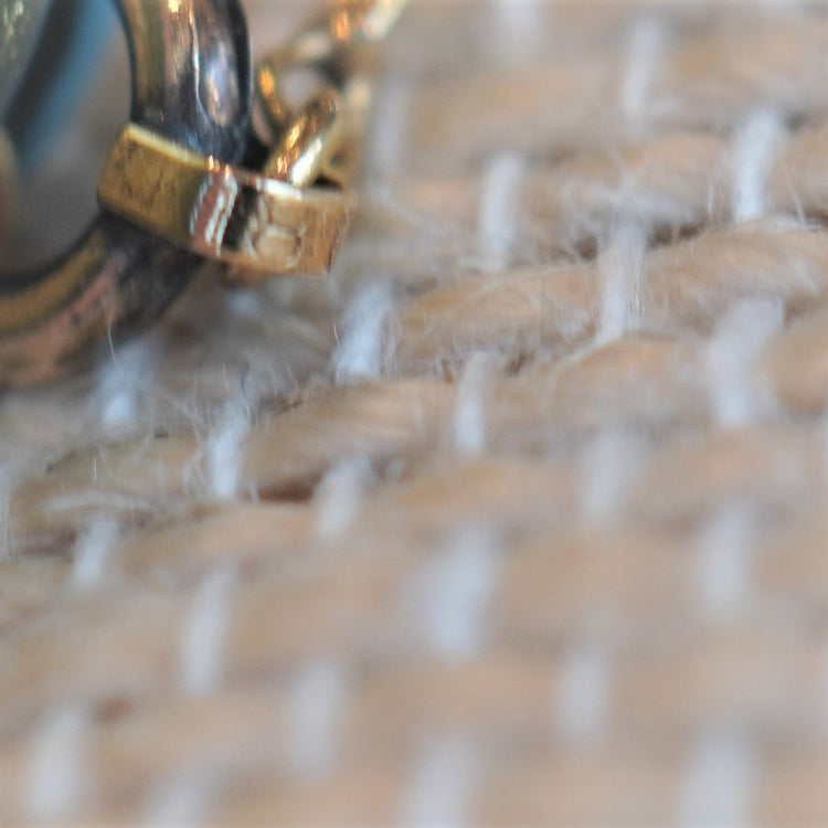 レトロなデザインネックレス