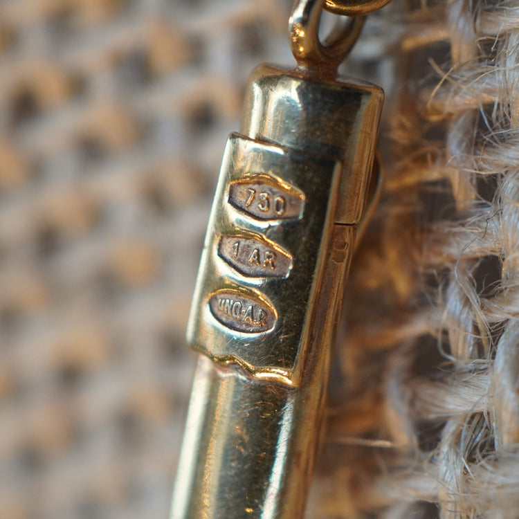 UNOAERRE 両面使えるシックなデザインネックレス