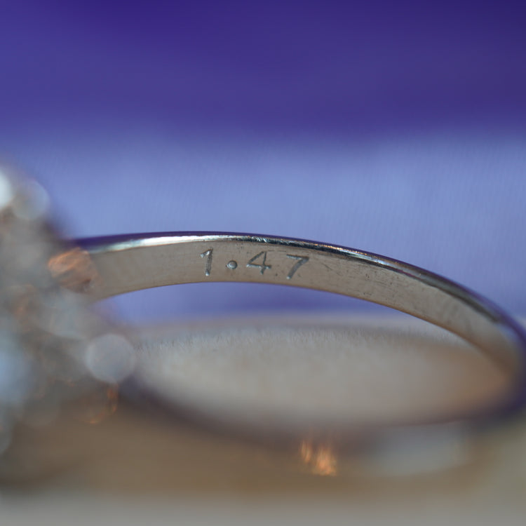 繊細な細工が美しい ルビーリング