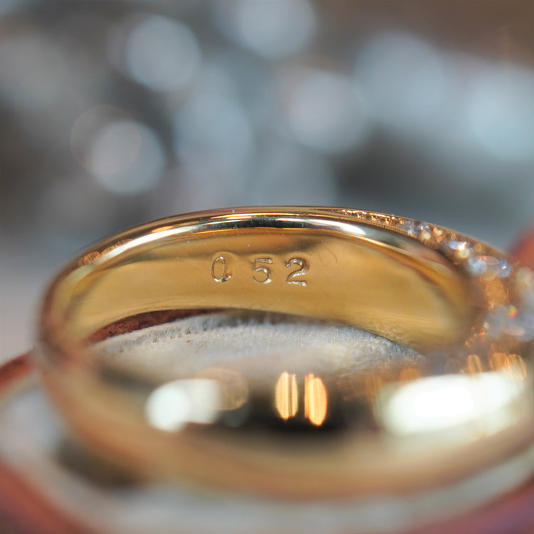 どこから見ても美しい ダイヤモンドリング