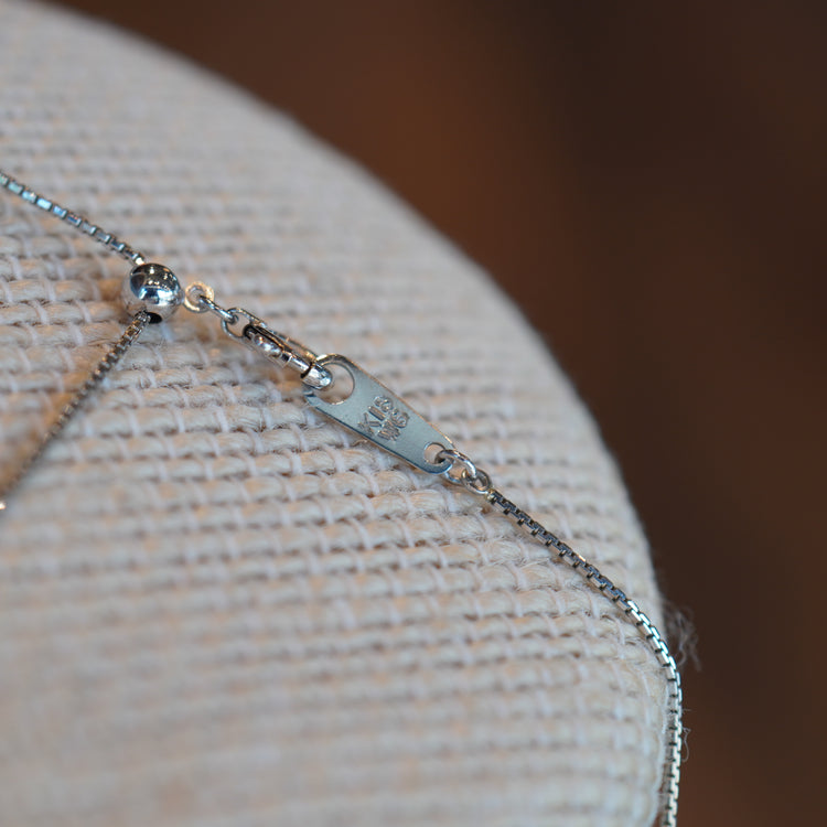 カラーダイヤモンドが美しい ネックレス