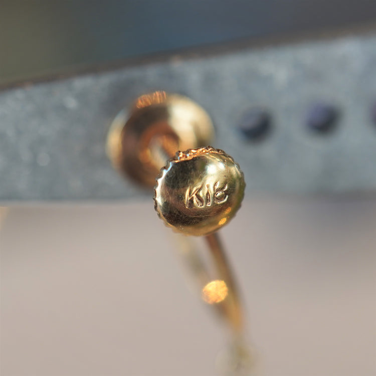 軽い着け心地の サークルイヤリング