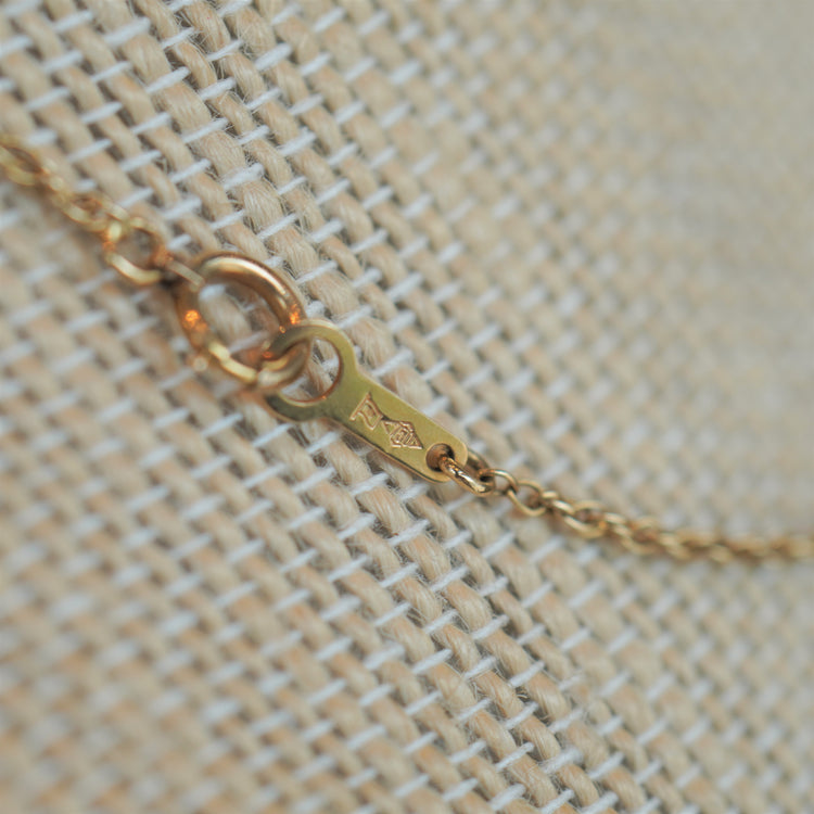 上品な輝きの ロープネックレス