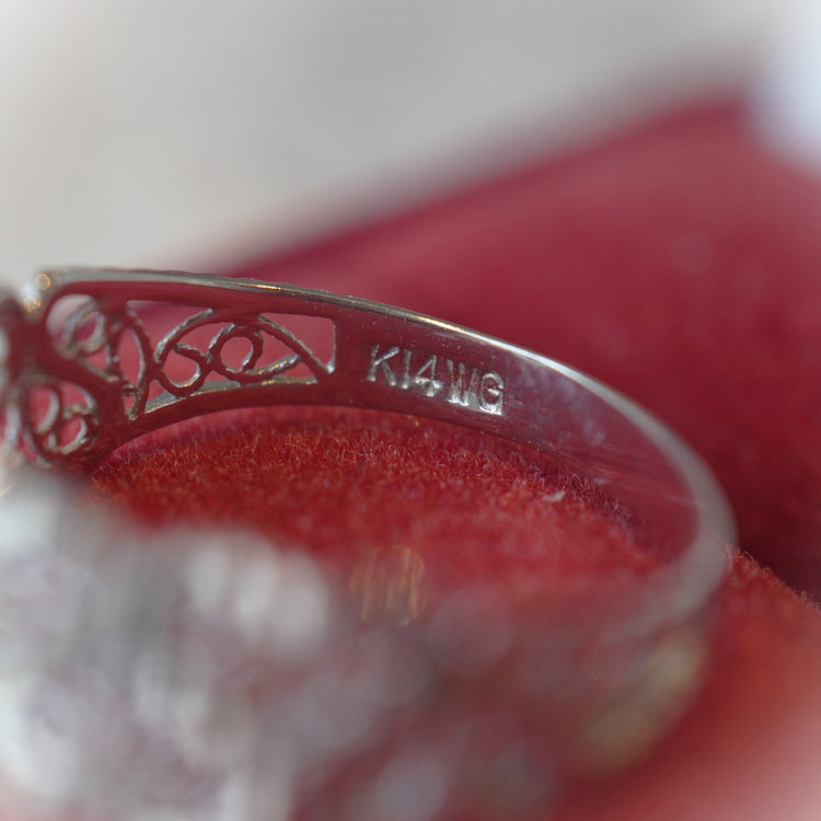 煌めきの美しい デザインリング