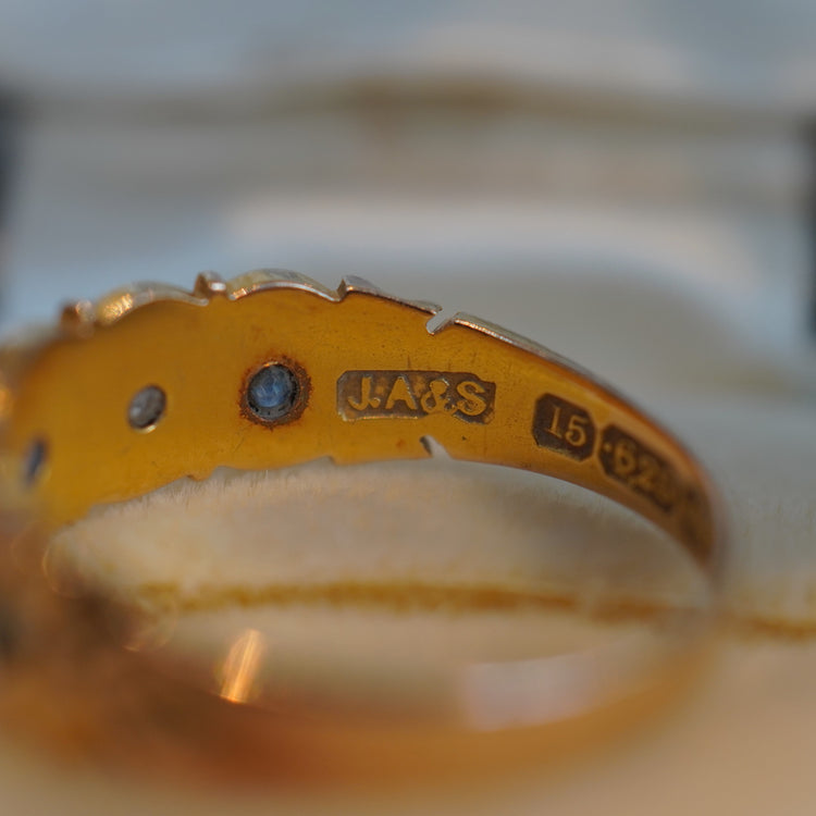 サファイアとダイヤモンドのデザインリング from U.K