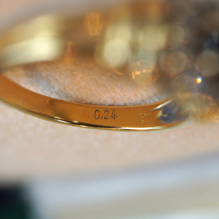 横留のサファイアが端正な リング