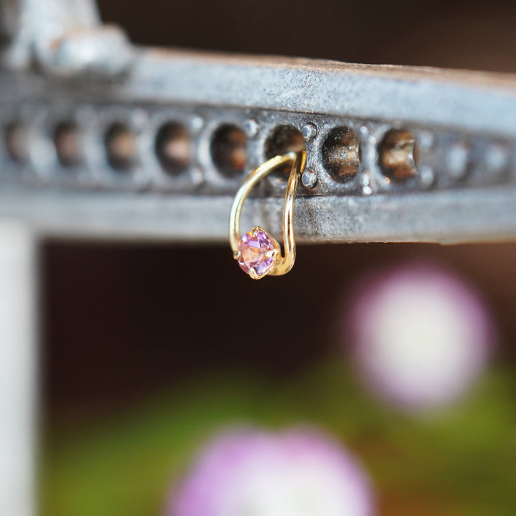 小さなピンクトルマリン ピアス