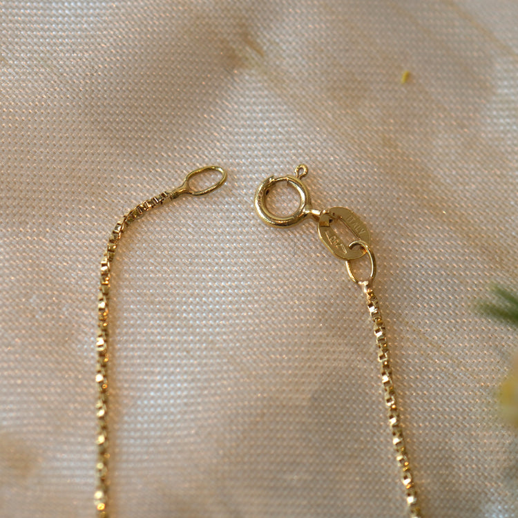 細かな煌きの ベネチアンデザインネックレス