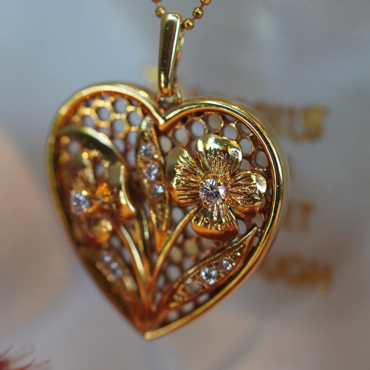 ダイヤモンド輝く 上品なトップ