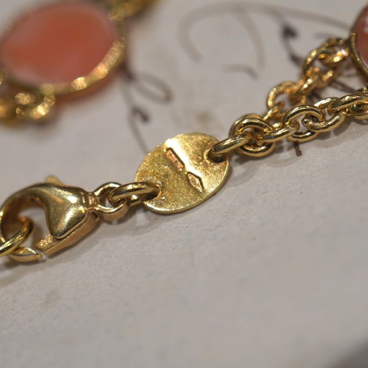 クラシカルな カメオブレスレット