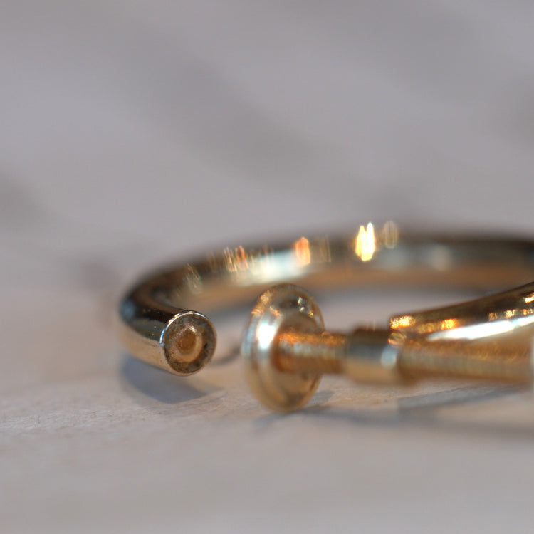 軽い フープイヤリング