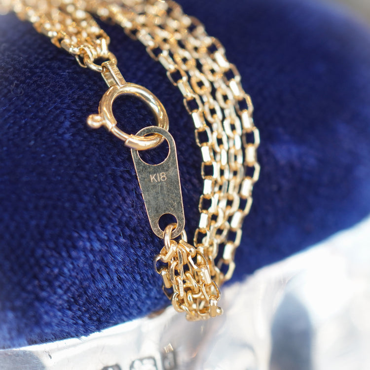 繊細な輝きが美しい 4連ブレスレット