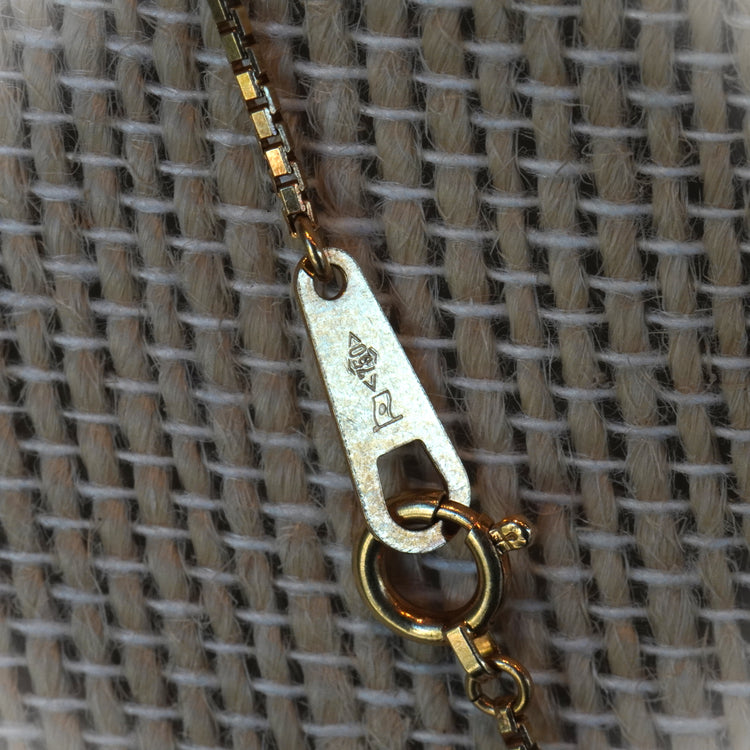 使いやすい長さのベネチアンネックレス