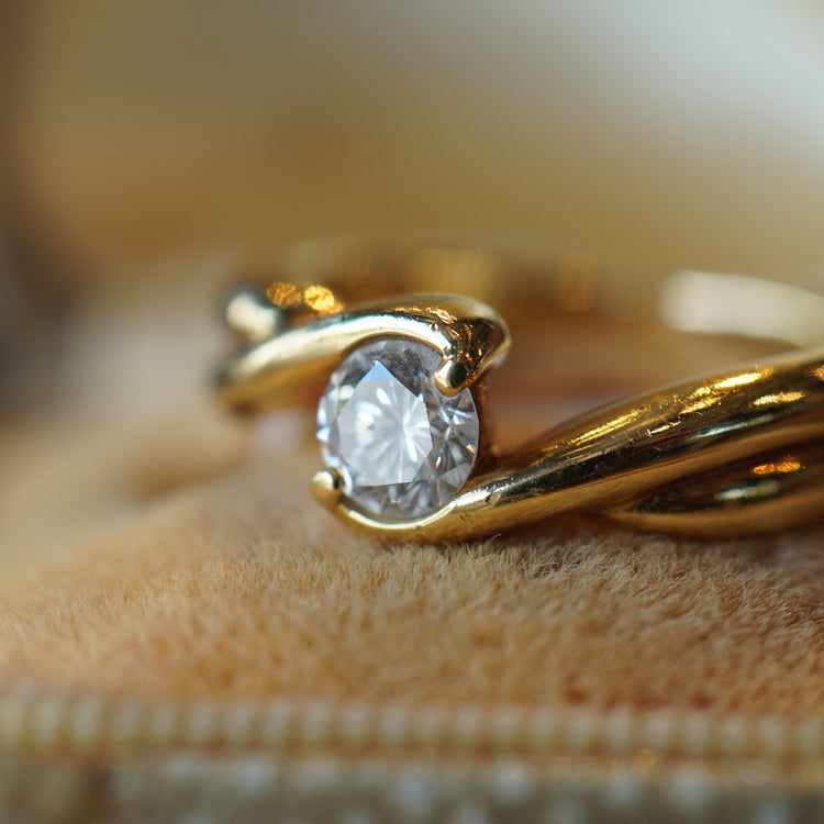 美しい煌めきの ダイヤモンドリング