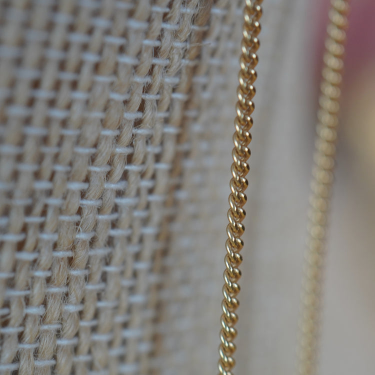 UNOAERRE 女性らしい喜平ネックレス