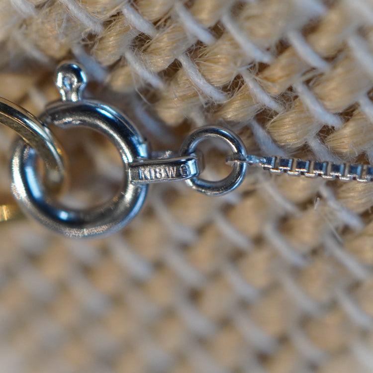 上品な ベネチアンネックレス