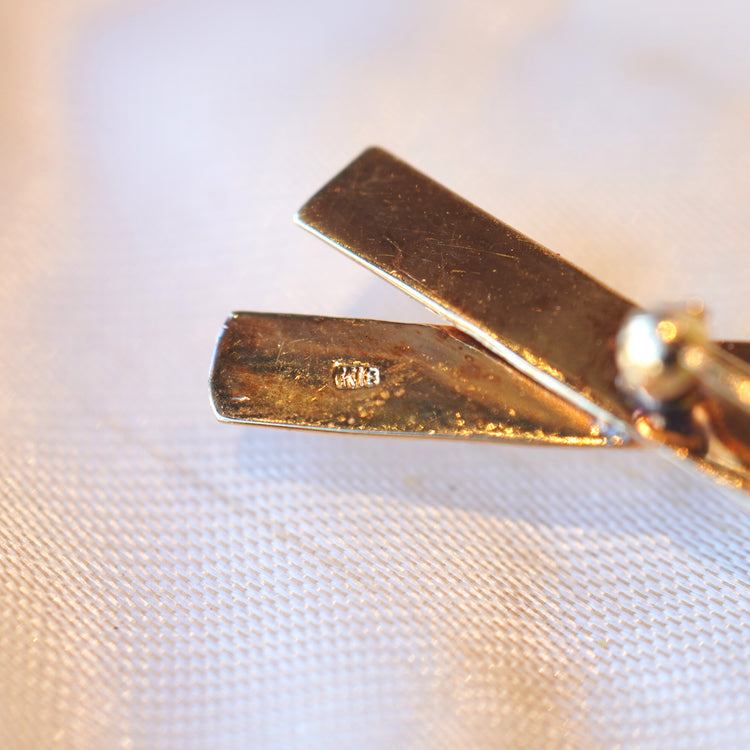 クラシカルな パールブローチ