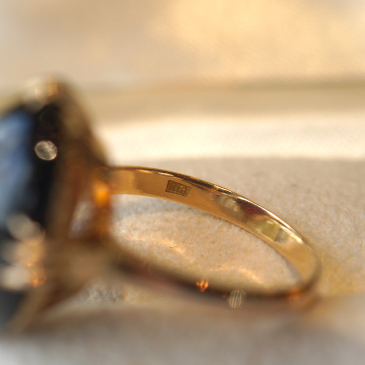 深い色合い ガーネットリング