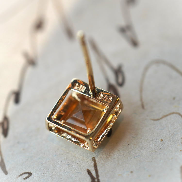 スクエア シトリンピアス