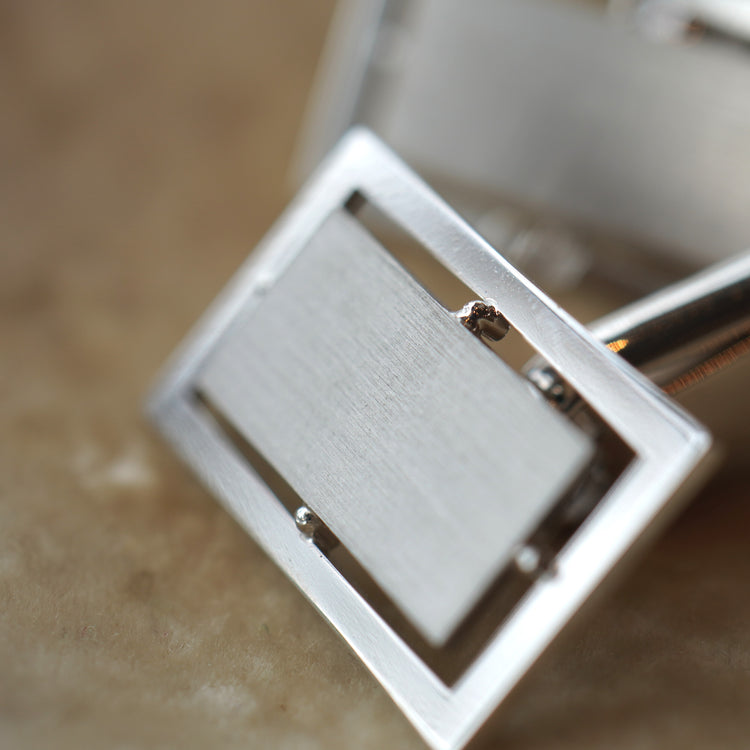 上品な輝きの カフス