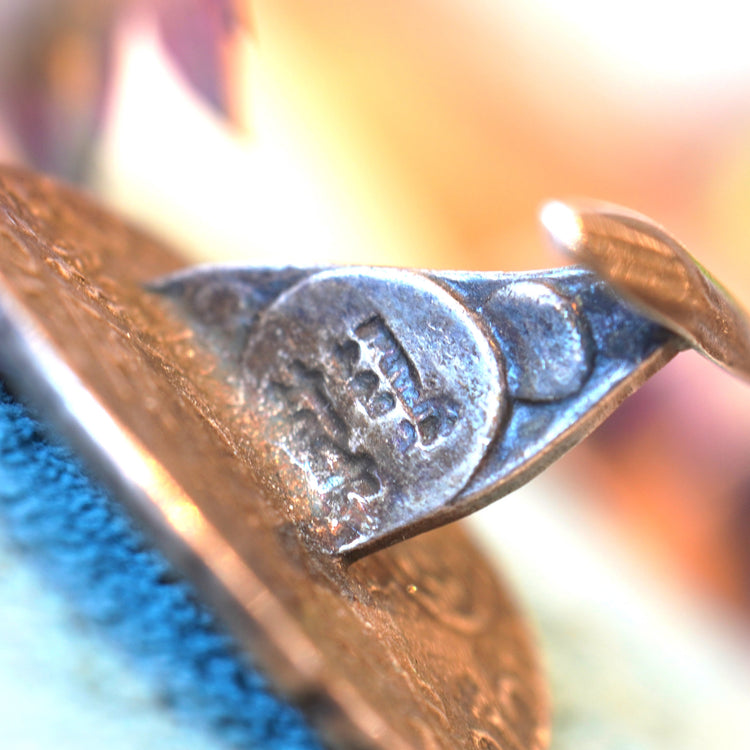 Omnis Victoria a Domino シルバーカフス from FRANCE