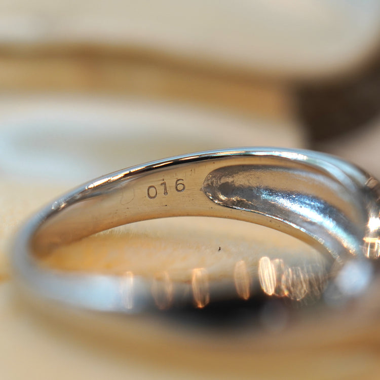 スクエアカットダイヤモンドが美しい リング