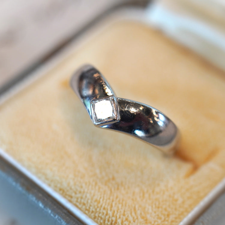 スクエアカットダイヤモンドが美しい リング