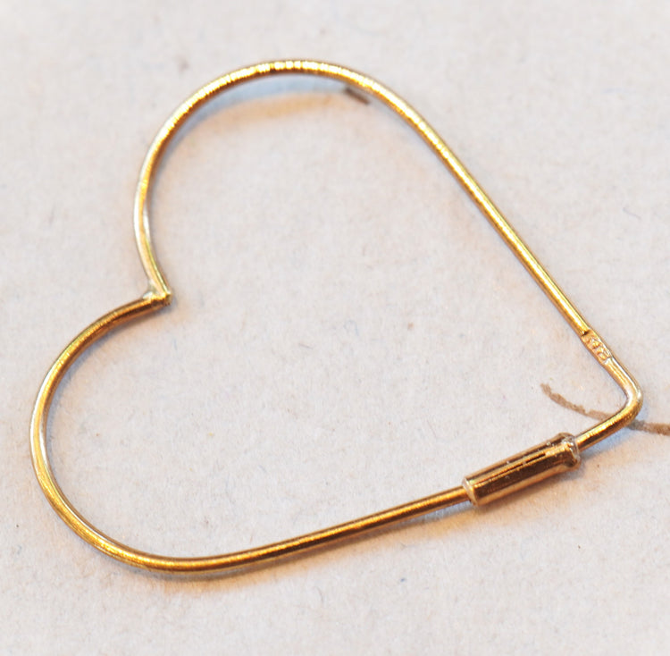 ハートフープ ピアス