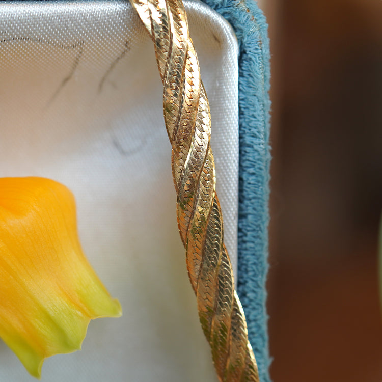 エレガントな 編みブレスレット