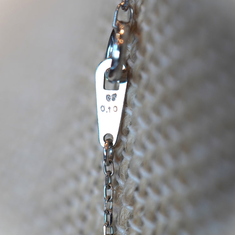 一粒石の可愛らしい ネックレス