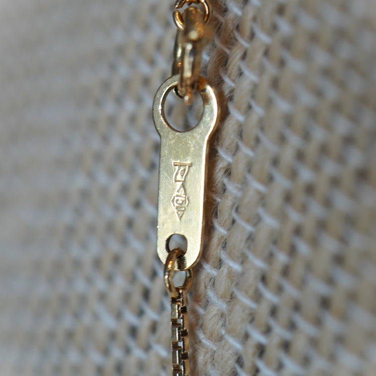 輝きの強い ダイヤモンドトップネックレス