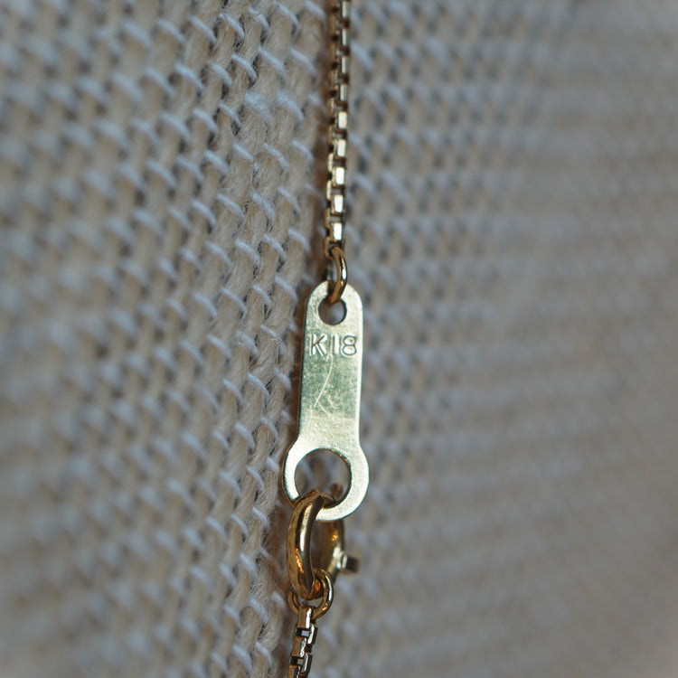 輝きの強い ダイヤモンドトップネックレス