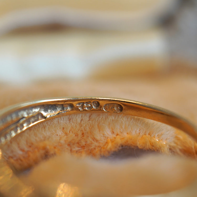 小さなルビーが上品なリング from U.K