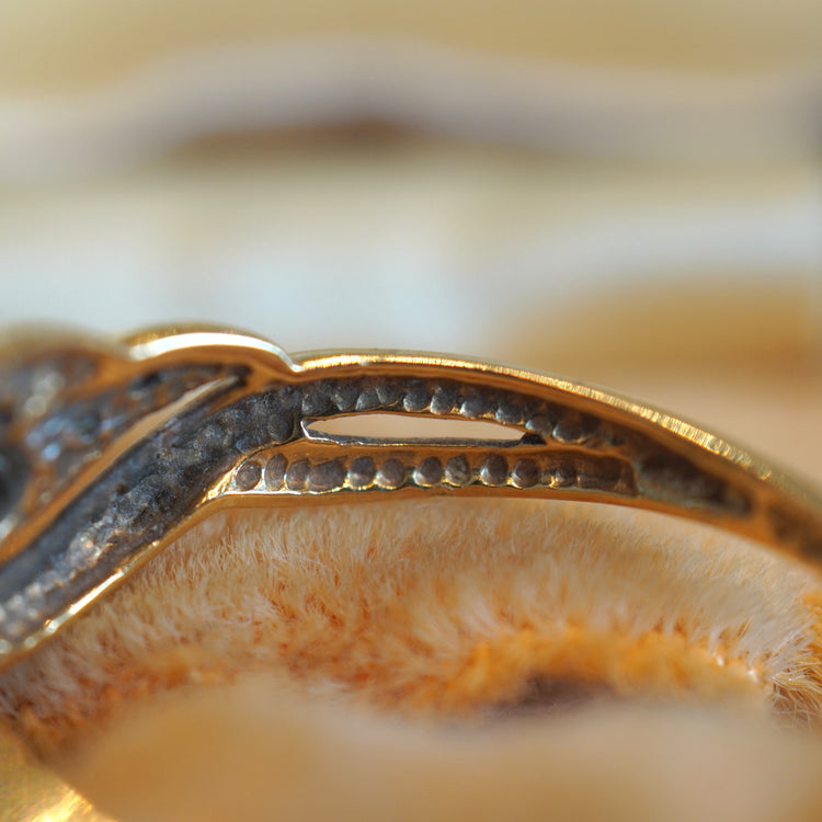 小さなルビーが上品なリング from U.K