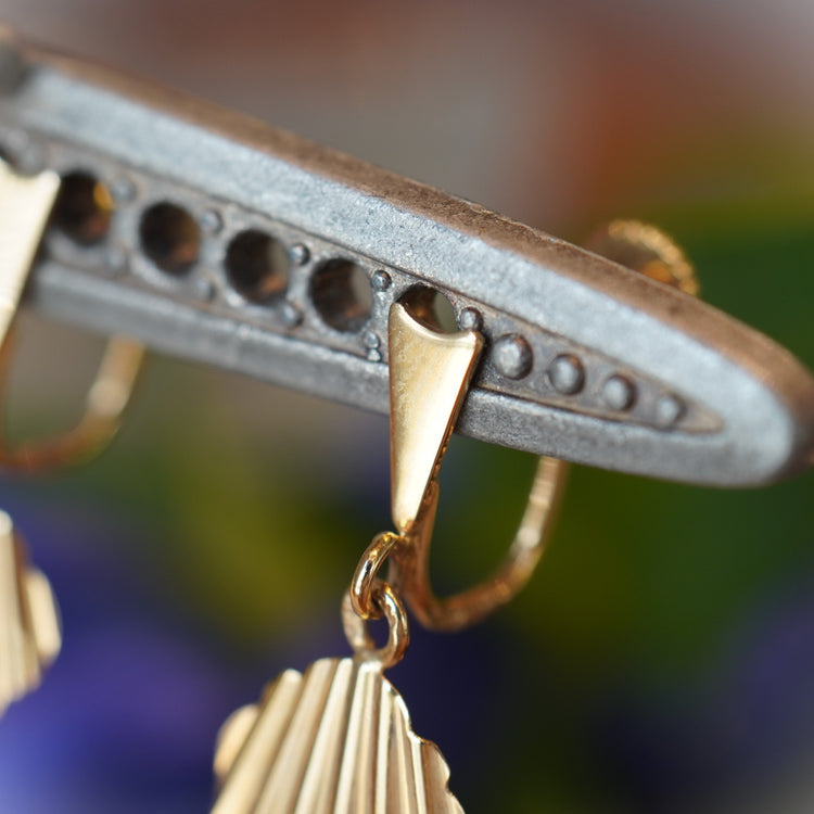 上品な デザインイヤリング