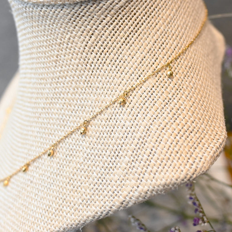 カットボールが可愛く揺れる ゴールドチェーン