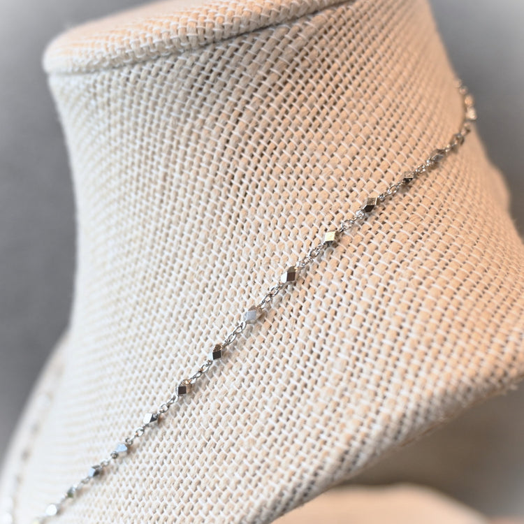 カットボールが美しい プラチナネックレス