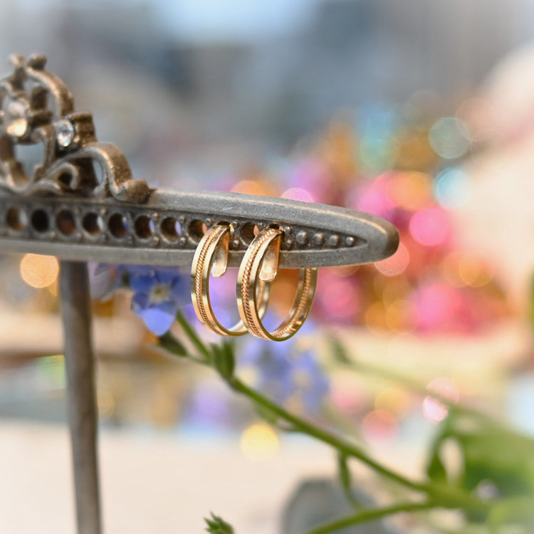 小さなフープイヤリング