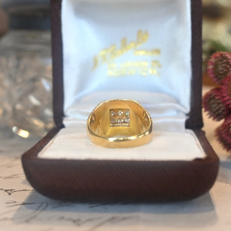 9石のダイヤモンドが輝くデザインリング