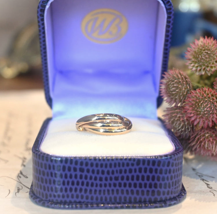 シンプルな 3連リング