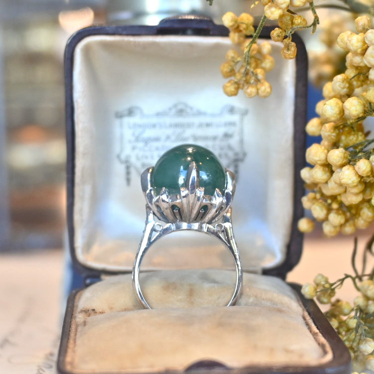 個性的な 翡翠リング