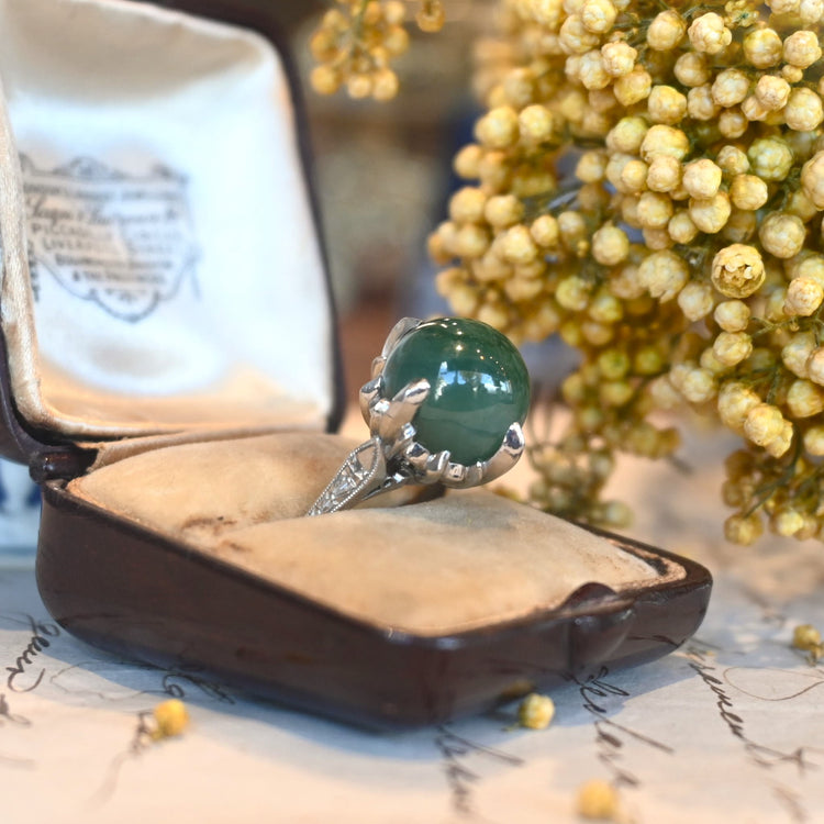 個性的な 翡翠リング