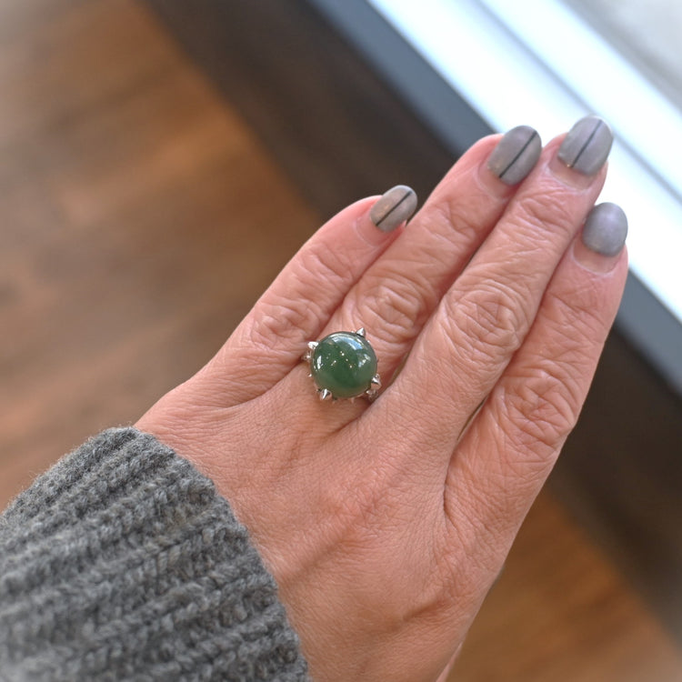 個性的な 翡翠リング
