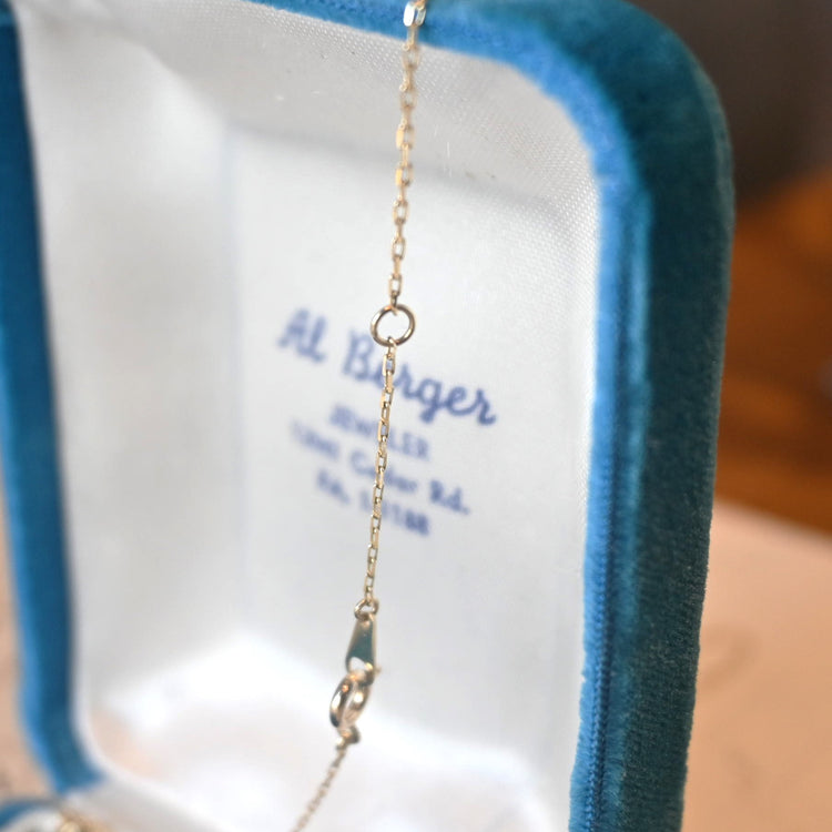 小さなリボントップが可愛らしい ネックレス